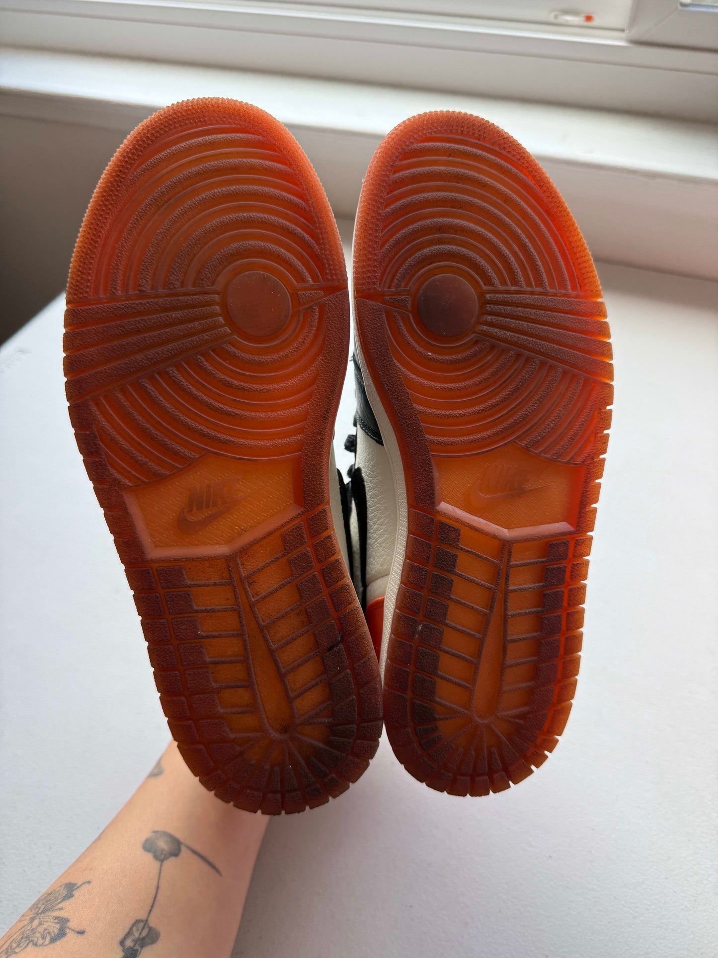 HY1161 Jordan 1 Retro High OG Satin Shattered Backboard (Women's)