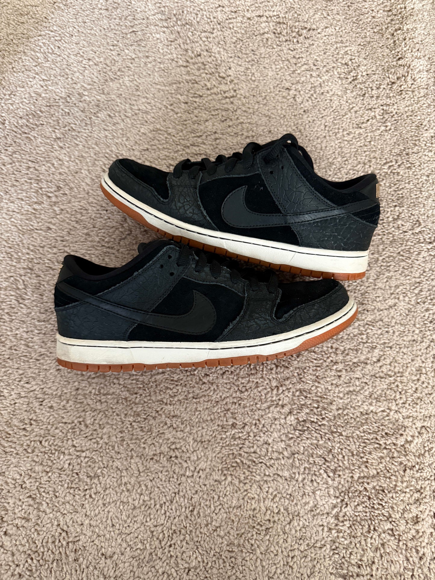 Size 9 Preowned Nike SB Dunk Low Nontourage
