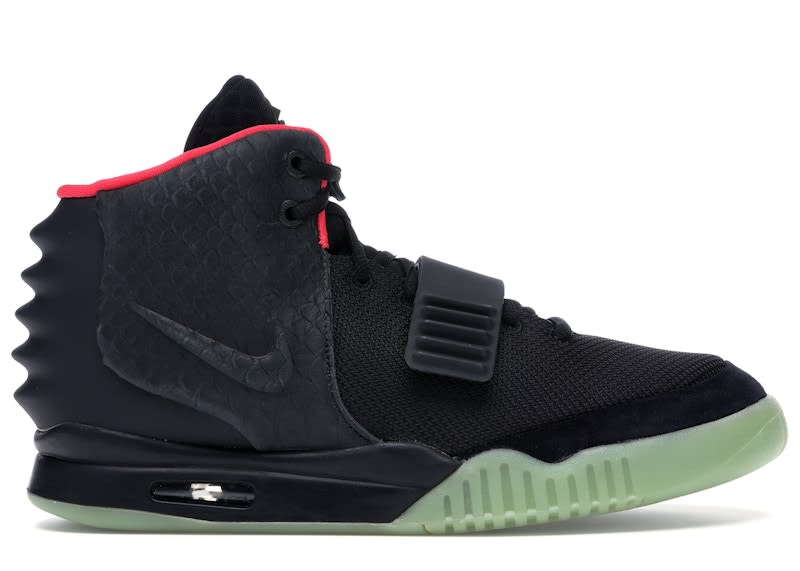 https://res.cloudinary.com/dlqdbsx2k/image/upload/v1754434589/Nike-Air-Yeezy-2-NRG-Black-Solar-Red-Product_lz9fvk.jpg