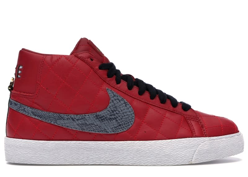 Size 9 Preowned Nike SB Blazer Supreme Red (2006)