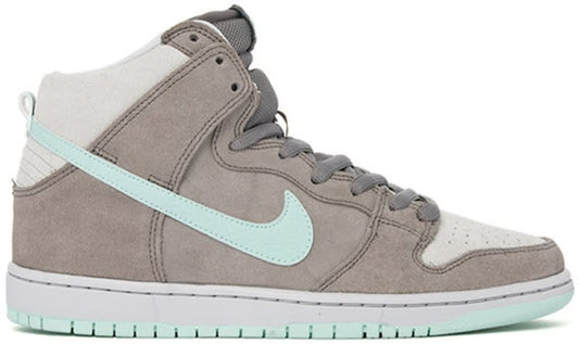 Size 9 Preowned Nike SB Dunk High Soft Grey Mint