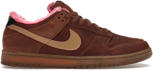 https://images.stockx.com/images/Nike-Dunk-SB-Low-Gibson-Guitar-Case_360_V2_01.jpg?fit=fill&bg=FFFFFF&w=1000&fm=webp&auto=compress&q=90&dpr=2&trim=color&updated_at=1702417313