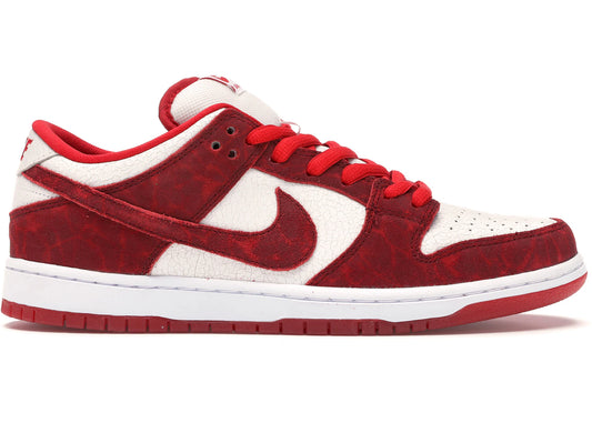 Size 8.5 Preowned Nike SB Dunk Low Valentine's Day (2014)