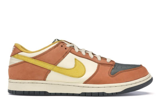 Size 9 Preowned Nike SB Dunk Low Vapour Mineral Yellow