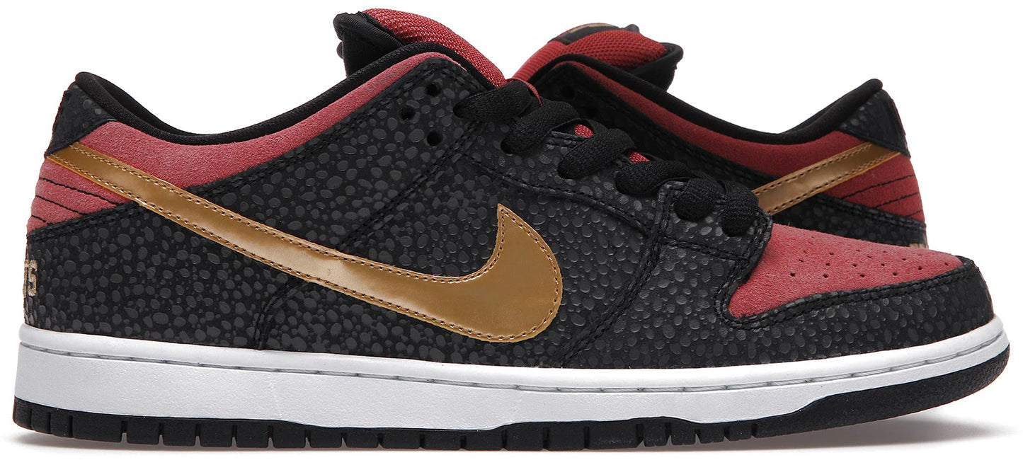 https://images.stockx.com/images/Nike-Dunk-SB-Low-Walk-of-Fame-Brooklyn-Projects-Product.jpg?fit=fill&bg=FFFFFF&w=1000&fm=webp&auto=compress&q=90&dpr=2&trim=color&updated_at=1738193358