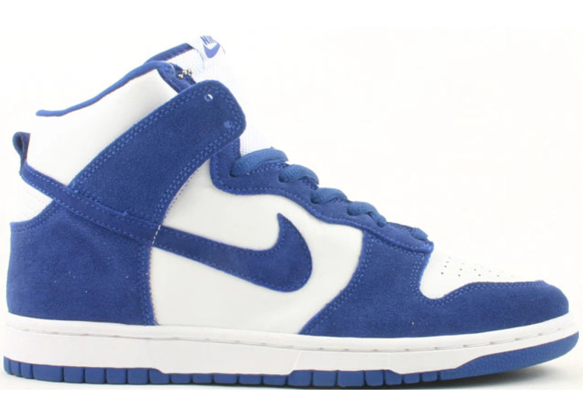 https://images.stockx.com/images/Nike-SB-Dunk-High-Kentucky-2005.png?fit=fill&bg=FFFFFF&w=700&h=500&fm=webp&auto=compress&q=90&dpr=2&trim=color&updated_at=1608510933