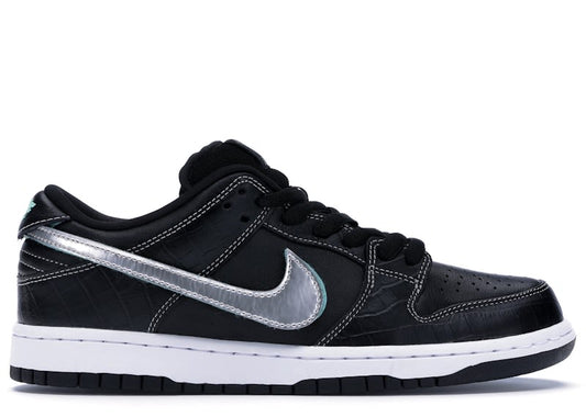 Size 9 Preowned Nike SB Dunk Low Diamond Supply Co. Black Diamond
