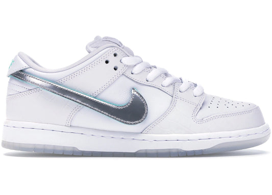 https://images.stockx.com/images/Nike-SB-Dunk-Low-Diamond-Supply-Co-White-Diamond-Product.jpg?fit=fill&bg=FFFFFF&w=700&h=500&fm=webp&auto=compress&q=90&dpr=2&trim=color&updated_at=1738193358