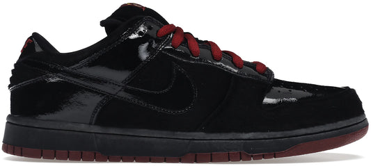 https://images.stockx.com/images/Nike-SB-Dunk-Low-Mafia-Product.jpg?fit=fill&bg=FFFFFF&w=1000&fm=webp&auto=compress&q=90&dpr=2&trim=color&updated_at=1738193358