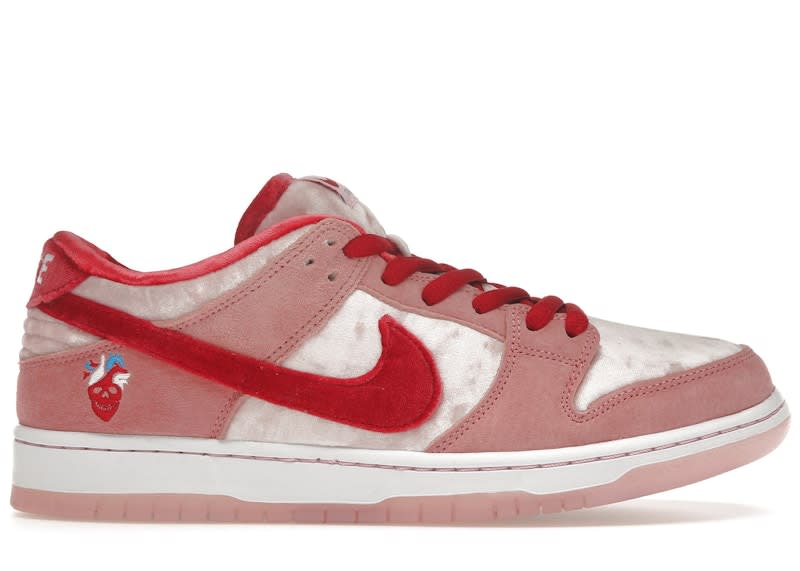 Nike SB Dunk Low StrangeLove Skateboards (Special Box)