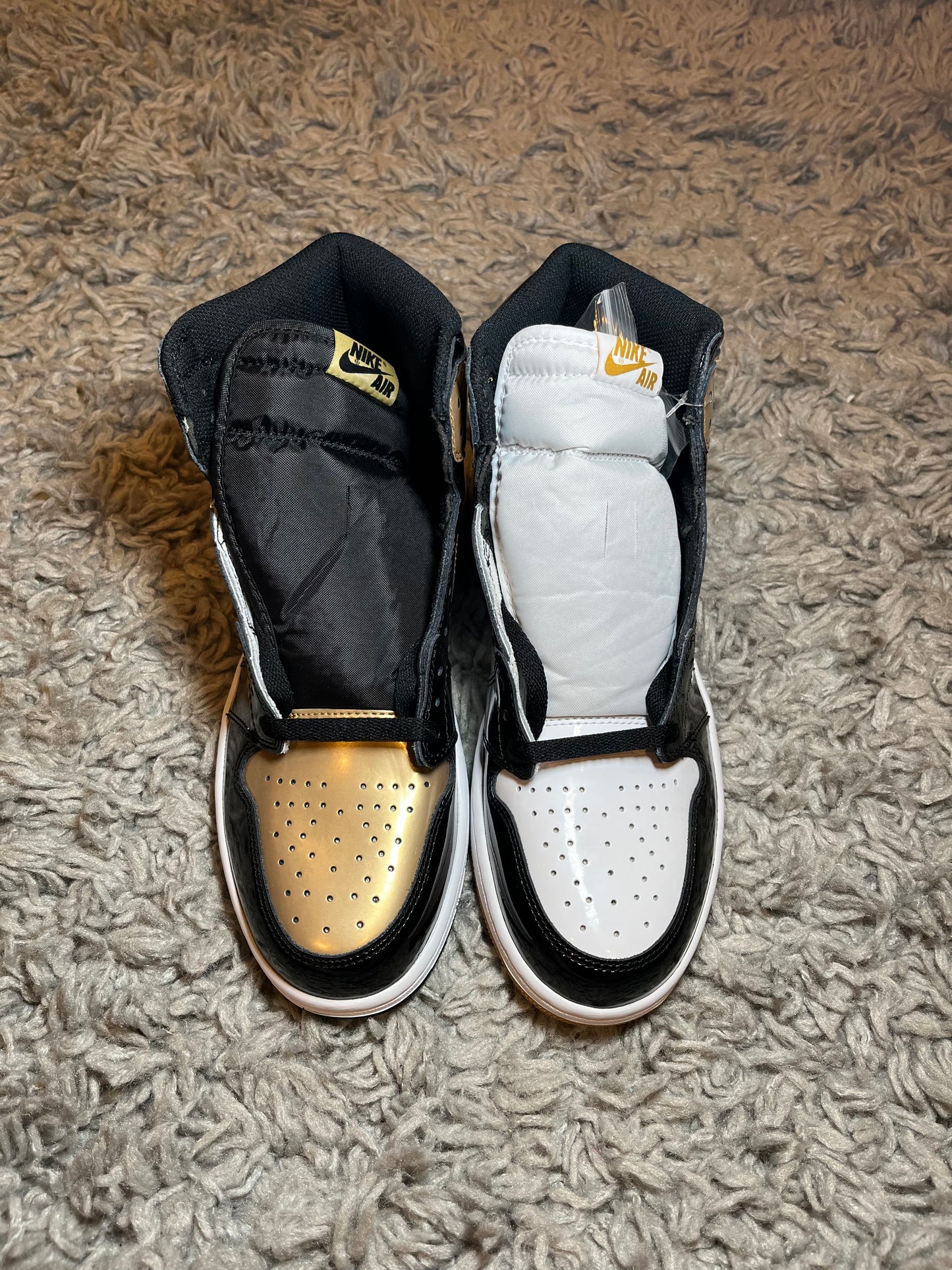 AIR JORDAN 1 RETRO HIGH OG NRG ‘Gold Top 3’