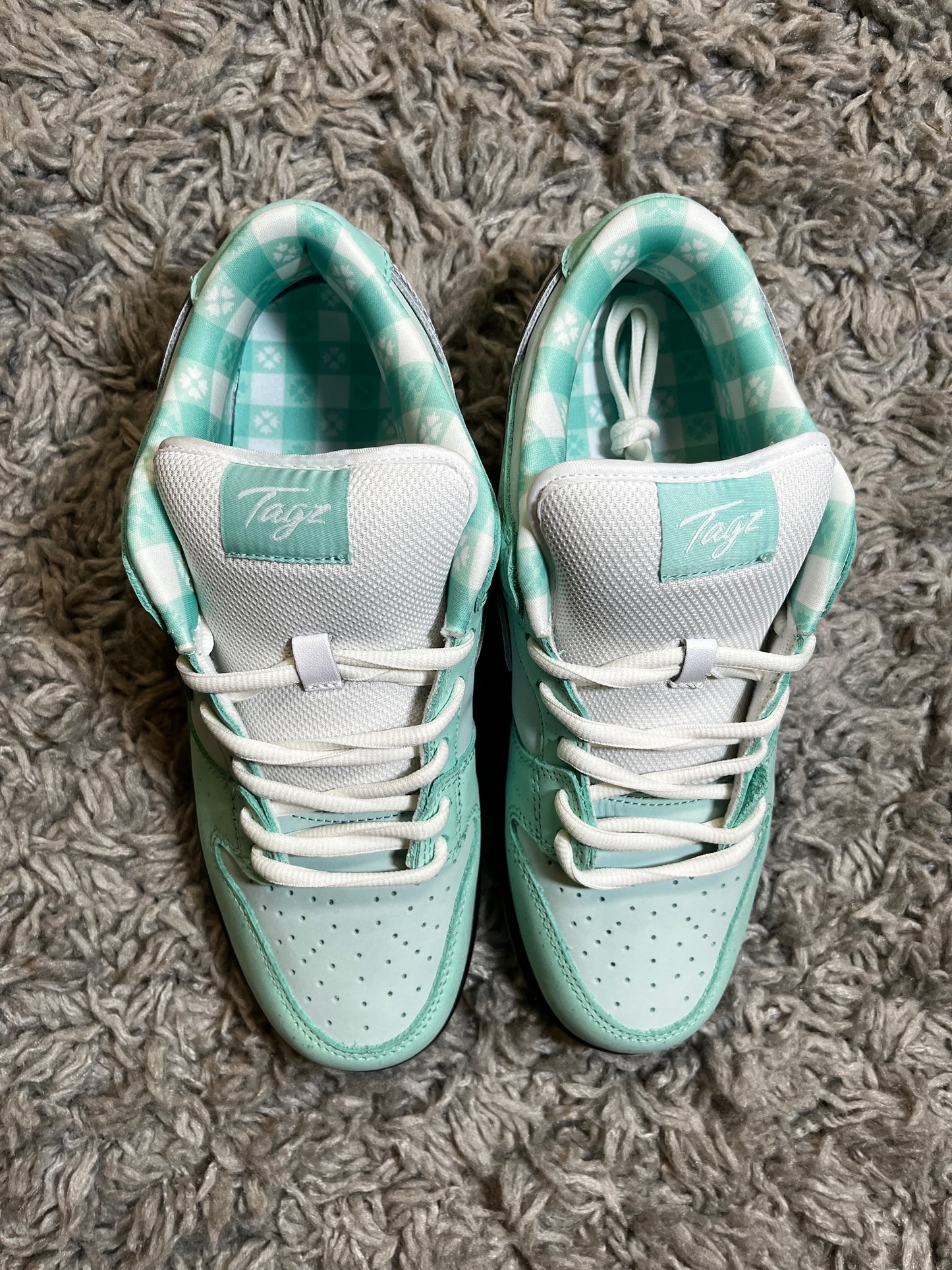 TagzHeat NIKE SB DUNK LOW TIFFANY LOBSTER