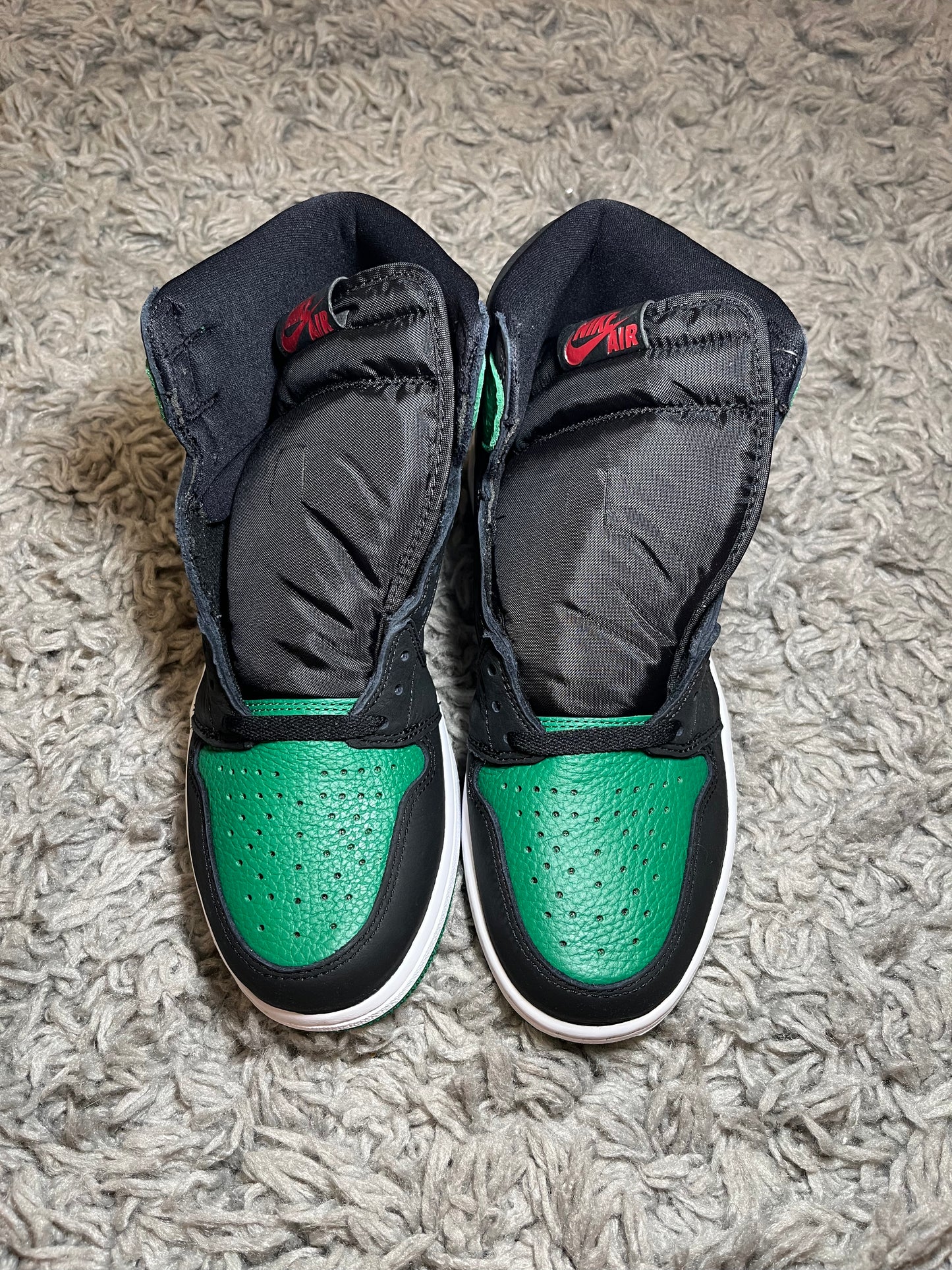 AIR JORDAN 1 RETRO HIGH OG ‘Pine Green Black’