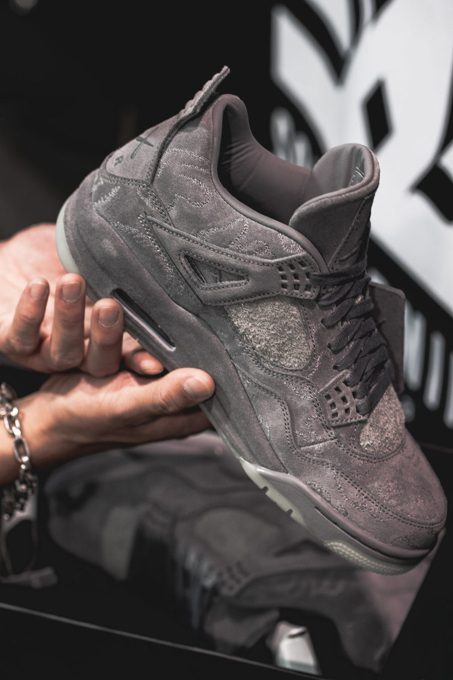 KAWS 4 / LA Sneaker Con